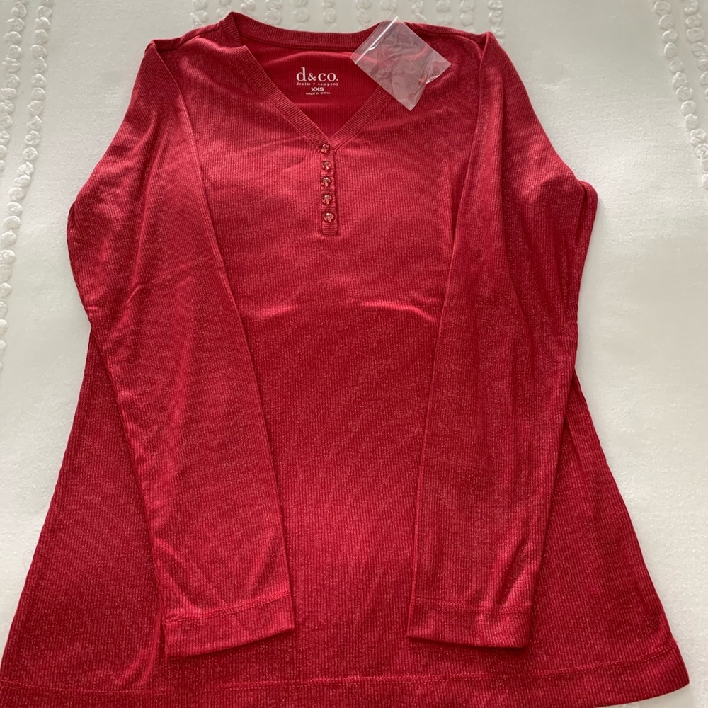 Denim & Company Red Metallic Top Size XXS New Never Worn